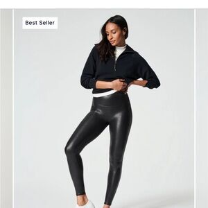 SPANXshape™ Faux Leather
Leggings
